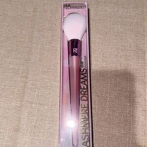 New RT powder brush